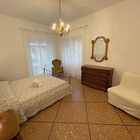 Apartamento Airaldi8 -Ex La Reggia- Trilocali In Centro A 50 M Dal Mare Alassio Exterior foto