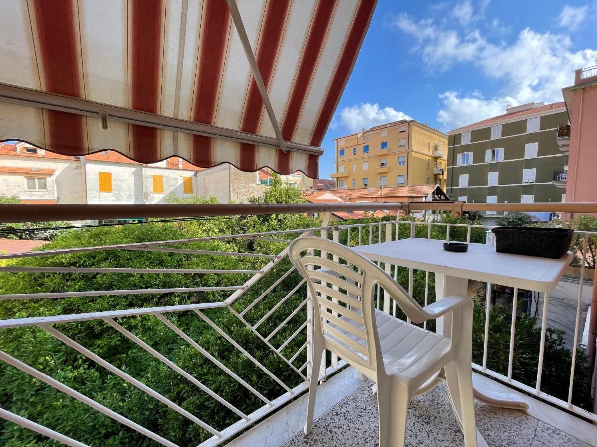 Apartamento Airaldi8 -Ex La Reggia- Trilocali In Centro A 50 M Dal Mare Alassio Exterior foto